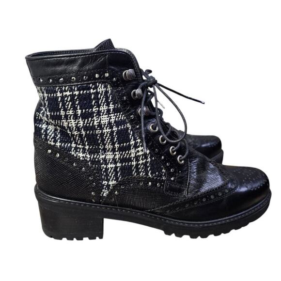 Stuart Weitzman Rare Women’s Brogue Ankle Boots Black Plaid Lace-Up Size 8 - Picture 1 of 12